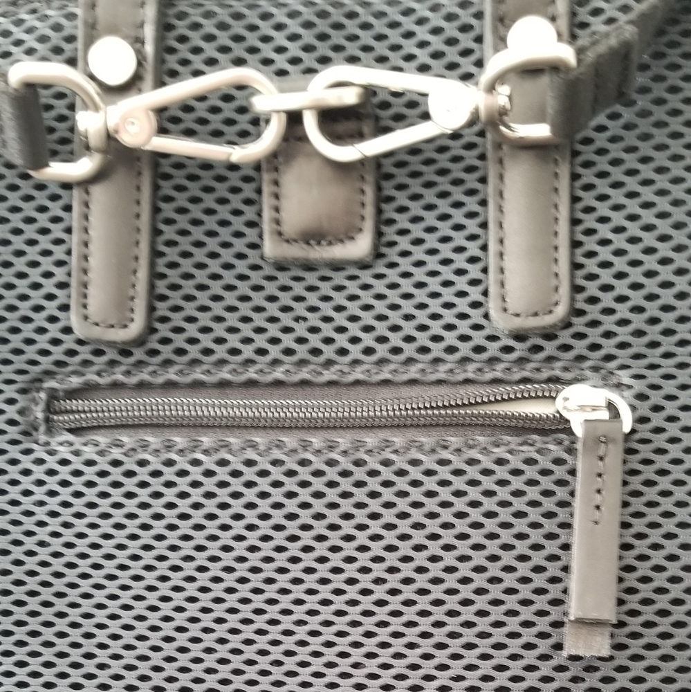 Mesh Knapsack - Picture 3 of 3